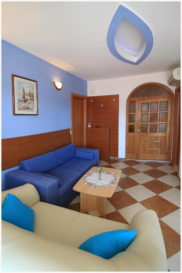 -Villa Sjor -Primosten-Apartmani- Has 2 Large Apartments And 2 Smaller Ones -Primosten Lokvice 6 ภายนอก รูปภาพ