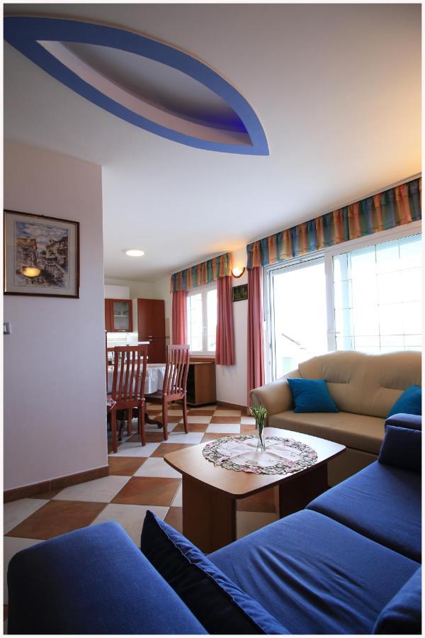 -Villa Sjor -Primosten-Apartmani- Has 2 Large Apartments And 2 Smaller Ones -Primosten Lokvice 6 ภายนอก รูปภาพ