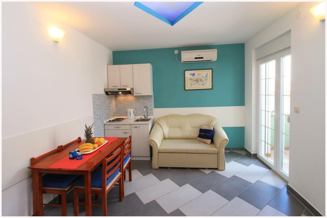 -Villa Sjor -Primosten-Apartmani- Has 2 Large Apartments And 2 Smaller Ones -Primosten Lokvice 6 ภายนอก รูปภาพ