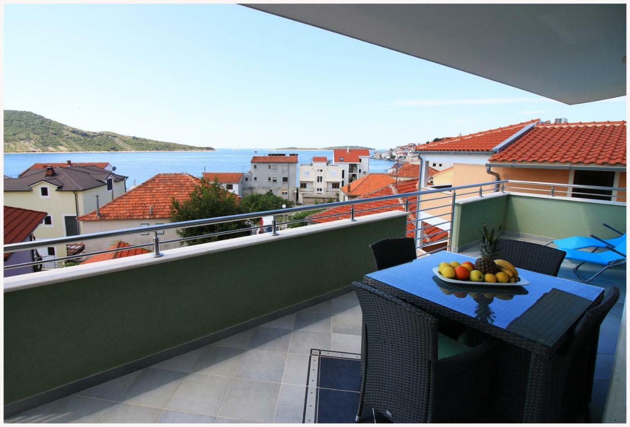 -Villa Sjor -Primosten-Apartmani- Has 2 Large Apartments And 2 Smaller Ones -Primosten Lokvice 6 ภายนอก รูปภาพ